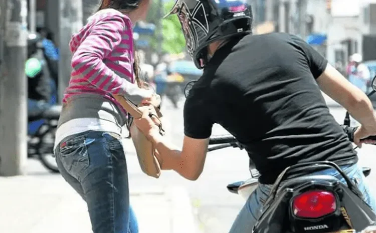 Palpalá abandonada: motochorro atacó a una madre y a su hijita a plena luz del día