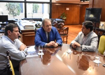 El vicegobernador Alberto Bernis recibió al intendente de Caimancito