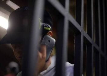 Fuerte repudio a la abogada Claudia Cesaroni por defender el uso de celulares en las cárceles