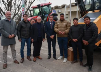 Jujuy fortalece el parque automotor de las comisiones municipales con nueva maquinaria y equipamiento