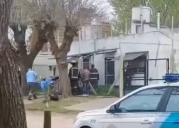 Indignación en Mar de Ajó: Se les cayó un paciente de la camilla durante un traslado de emergencia