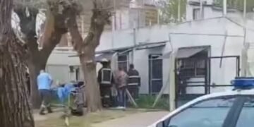 Indignación en Mar de Ajó: Se les cayó un paciente de la camilla durante un traslado de emergencia